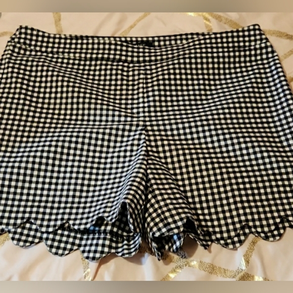 Zac & Rachel Pants - Zac & Rachel scallop hem shorts, sz 14, NWOT